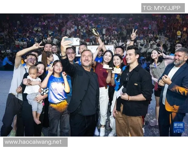 当今足球明星谁最受球迷追捧引发热议与讨论